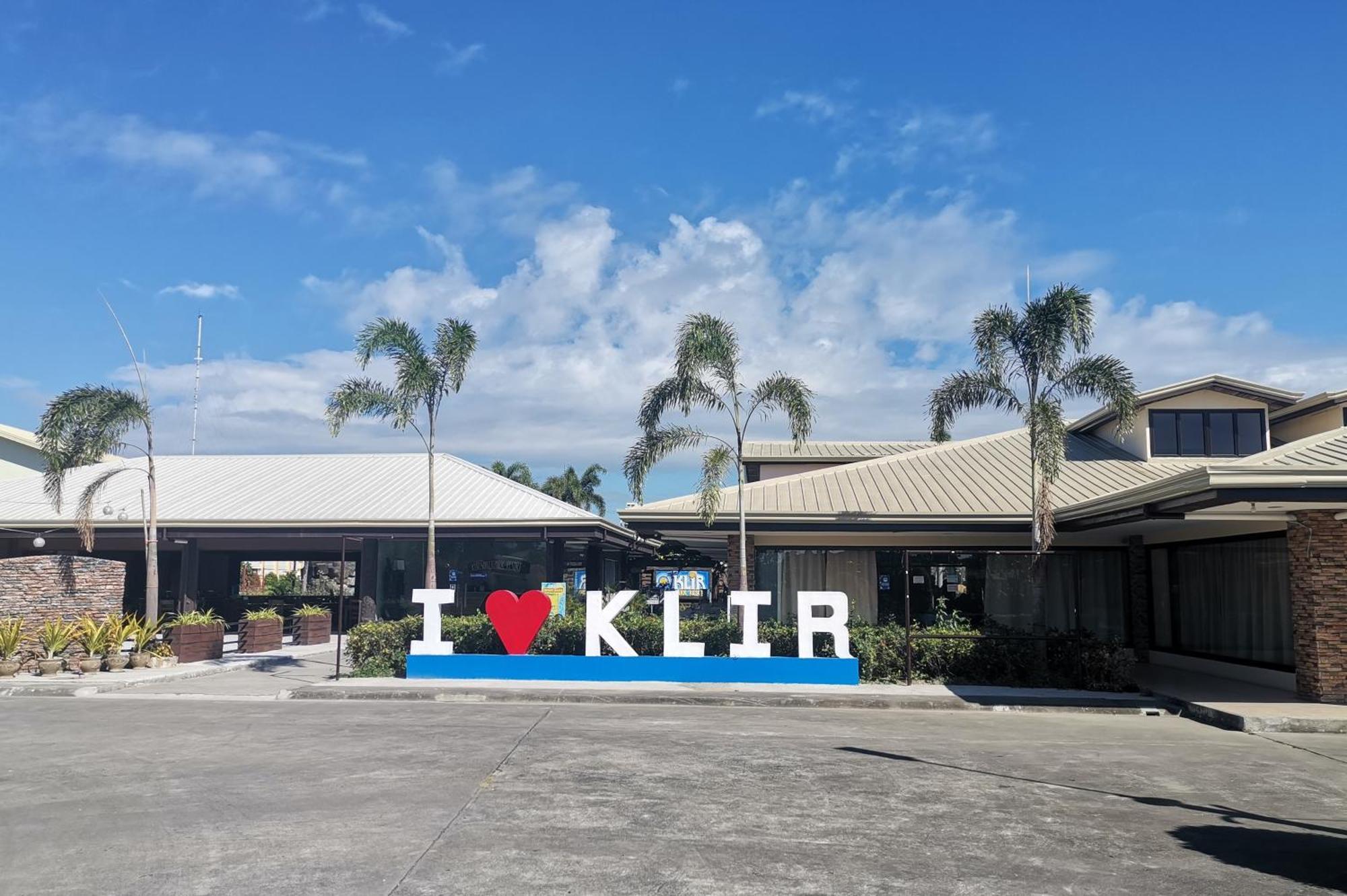 Klir Waterpark Resort And Hotels Guiguinto Exteriör bild