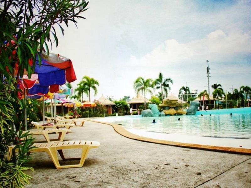 Klir Waterpark Resort And Hotels Guiguinto Exteriör bild