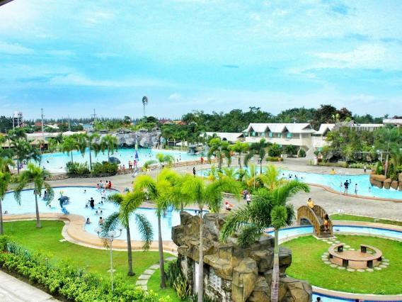 Klir Waterpark Resort And Hotels Guiguinto Exteriör bild