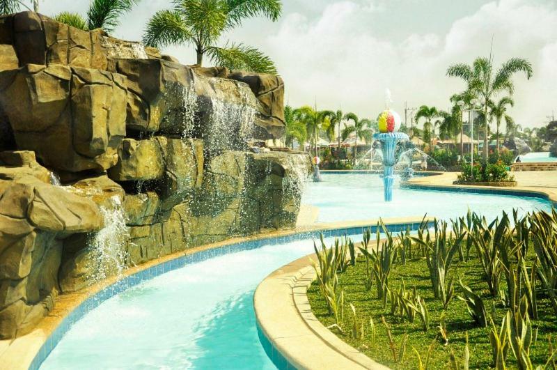 Klir Waterpark Resort And Hotels Guiguinto Exteriör bild